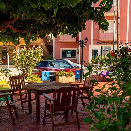 Aparthotel Anemos &