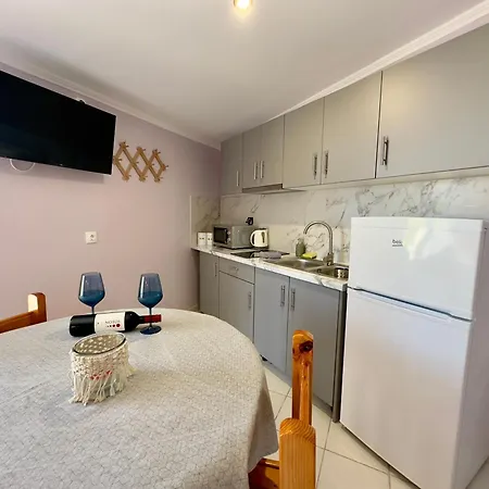 Anemos & Aparthotel 2*