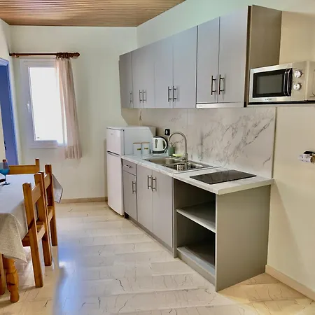 Aparthotel Anemos & 2*