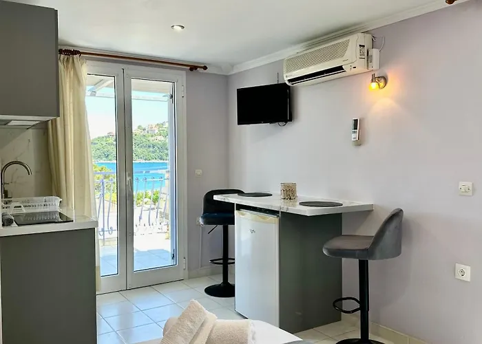 Aparthotel Anemos & 3*