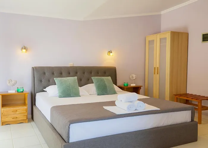 Anemos & Aparthotel Poros (Kefalonia)