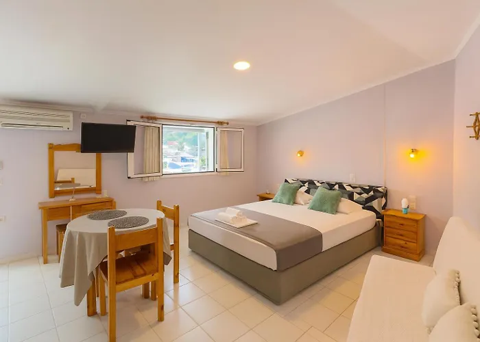 Anemos & Aparthotel 3*