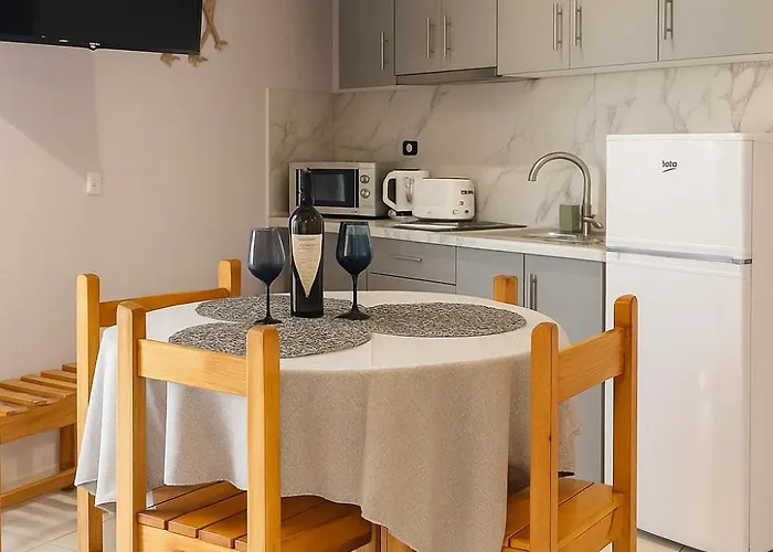 Anemos & Aparthotel 3*