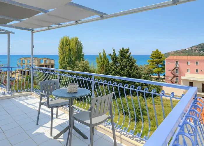 Aparthotel Anemos & 3*