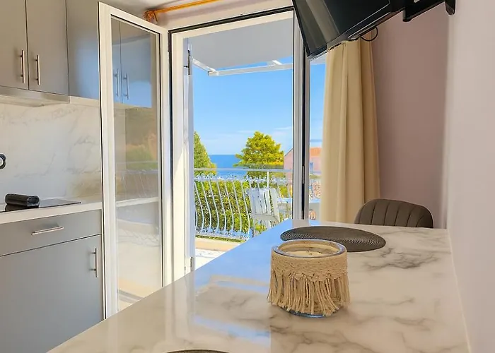 Aparthotel Anemos &